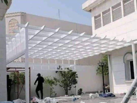 برجولات مع أثاث مدمج